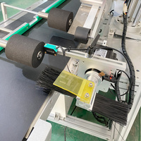 Machine d'étiquetage entièrement automatique pour coins de boîtes à 90 degrés, applicateur d'étiquettes transparentes à rabat, équipement d'application de codes-barres
