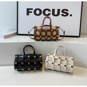 Sacs en paille avec rivets, sacs à main élégants pour femmes, nouvelle mode 2025, sacs messager en cuir légers et féminins - Product Image 4