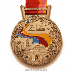 Medaglia personalizzata per eventi sportivi genitori-figli della scuola in stile moderno con lacca personalizzata per la cottura della medaglia di Taekwondo - Product Image 3