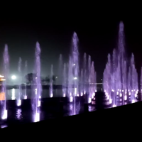Fontaine musicale solaire en acier inoxydable à économie d'énergie pour usage commercial en zone hors réseau, site touristique, paysage rural