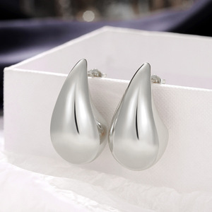 Orecchini a Goccia Grandi per Donne, Accessori per Orecchie Semplici e Lisci per Uso Quotidiano alla Moda - Product Image 6