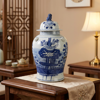 Vase en porcelaine bleue et blanche antique de Jingdezhen avec couvercle en forme de lion, fait main et durable pour la décoration de la maison