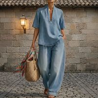 Ensemble deux pièces décontracté style vacances pour femme : haut ample à manches courtes en jean col en V et pantalon large – Collection été 2026