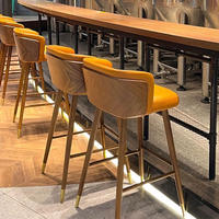 Chaise de bar nordique moderne en bois massif avec repose-pieds et dossier pivotant pour salle à manger, maison ou hôtel, salon
