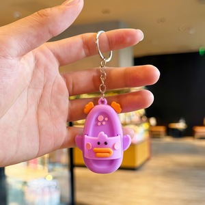 Llavero de animal de dibujos animados lindo, <span class=keywords><strong>mini</strong></span> colgante 3D con forma de sandalia deslizante de pato y ballena, llavero kawaii para bolso y mochila - Product Image 4