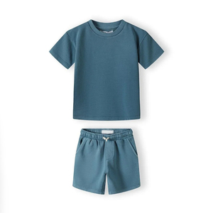 Ensemble T-shirt et short en coton tricoté uni minimaliste pour garçons de 8 à 12 ans – Finition soignée, sans logo, tons neutres, personnalisation de marque disponible - Product Image 1