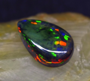 Ópalo Natural de Alta Calidad de 6.3 CT, Corte Ovalado, Cabujón, Gema Suelta de 18.4*11.9*6 mm, Procedente de Rajasthan, para la Elaboración de Joyas - Product Image 3