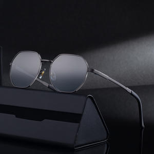 Lunettes de soleil carrées de luxe pour hommes, monture en métal, protection UV400, pare-soleil de classe 2, monture en plastique et métal, couleur noire, boîte - Product Image 5