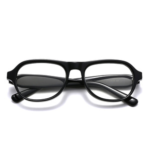 Nuevo GM Margiela Series MM113 Hombres Mujeres Liso Negro Hawksbill Anti-Blue Gafas Marco sólido Hecho de TR90 Cómodo y elegante - Product Image 1