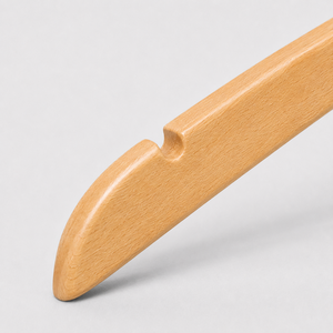 Cintres en bois naturel pour sécher les vêtements, finition lisse, conçus pour la penderie, prix abordable - Product Image 2