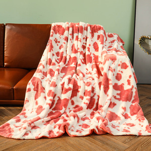 Cozy Bliss 100% Poliéster Estampado de vaca Manta de punto Felpa lechosa No se desprende Tejido Suave Cama doble Navidad - Product Image 3