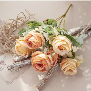 K-0530 buona qualità decorazione <span class=keywords><strong>di</strong></span> nozze artificiale <span class=keywords><strong>raso</strong></span> Bouquet <span class=keywords><strong>di</strong></span> Rose <span class=keywords><strong>fiori</strong></span> orso rosa Bouquet - Product Image 3