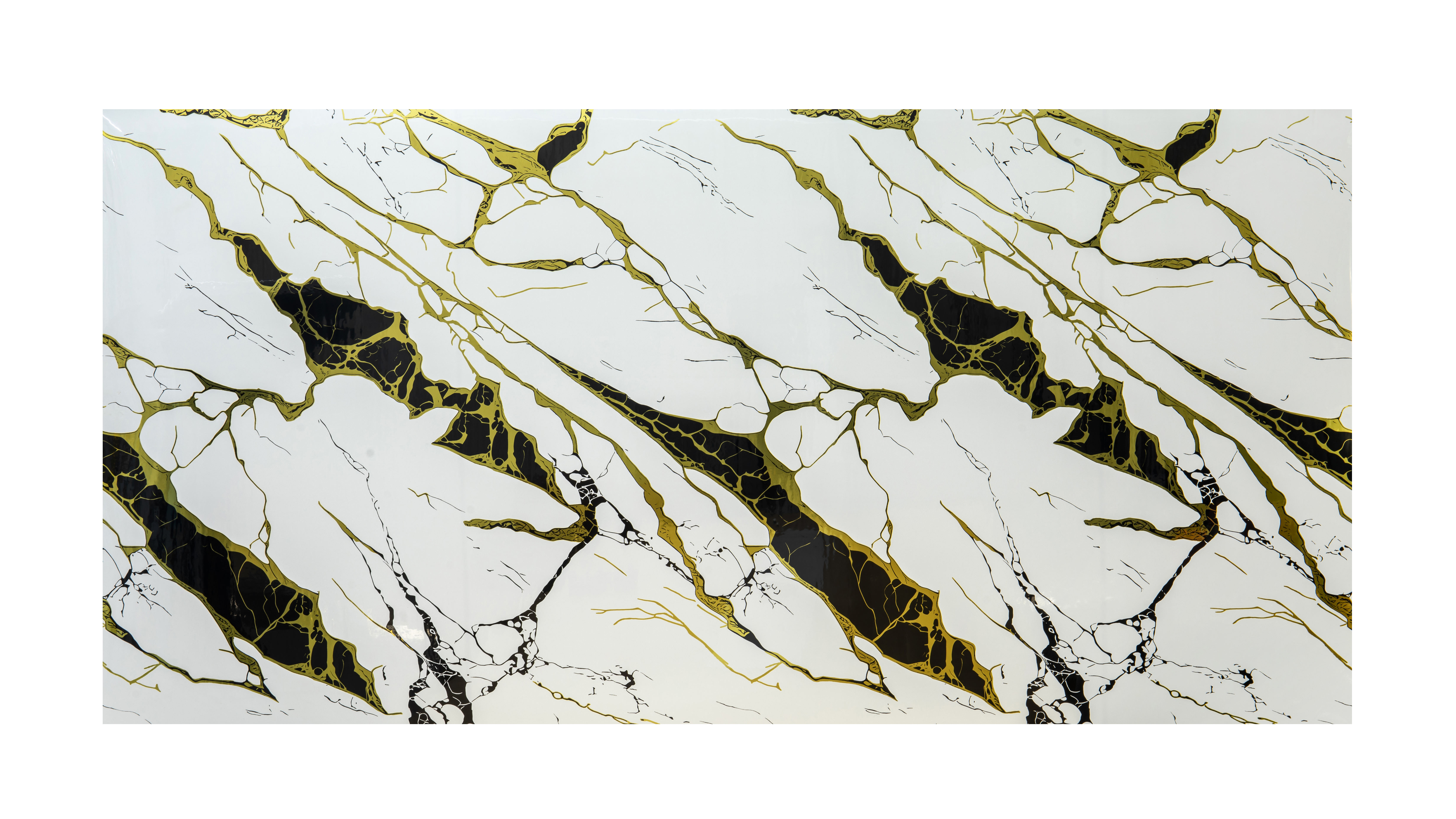 White Black Gold Bold Vein
