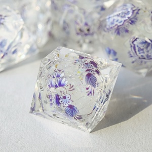 Juego de Dados DND de Núcleo Líquido con Diseño Personalizado para Juegos de Rol de Mesa Dungeons & Dragons, Resina Hecha a Mano, 7 Piezas, D20, Tema de <span class=keywords><strong>Anime</strong></span>, Afilados - Product Image 5
