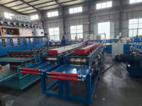 Ligne de production entièrement automatique d'équipements de formage à froid pour panneaux métalliques à joint debout