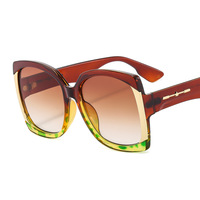 Nouvelles Lunettes de Soleil Unisexe Style Punk UV400 à Monture Carrée Large et Pleine, Couleurs Mixtes, Collection Été 2026