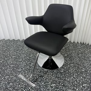 Chaise de barbier réglable professionnelle pour salon de beauté et coiffeurs - Product Image 2