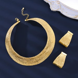 مجموعة مجوهرات جديدة بالجملة مطلية بالذهب عيار 18 قيراط على الطراز الدبي والشرق أوسطي تضم مجوهرات الذهب السعودي ومجوهرات الزفاف الهندية - Product Image 4