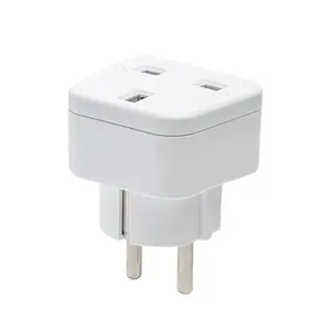 Adaptador de viaje compatible con enchufes ingleses y europeos, color blanco; ideal para cargar dispositivos en viajes. - Product Image 1