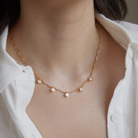 Collier tendance en acier inoxydable plaqué or avec imitation perle, chaîne à maillons étoile et pendentif cœur pour femme, idéal pour un anniversaire