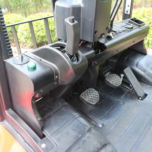 שירות oem 2.5t 4 x4 מלגזה משאית עם יפן עבור תעשיות קמעונאות ומסעדה מחוץ לכביש מחוספס מלגזה - Product Image 6