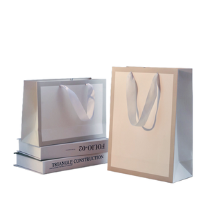Sacs en papier personnalisés, emballage cadeau personnalisé, emballage commercial, shopping <span class=keywords><strong>pas</strong></span> <span class=keywords><strong>cher</strong></span> avec votre propre logo - Product Image 1