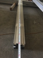 Rail en aluminium solaire standard pour système de support de panneaux photovoltaïques, directement de l'usine