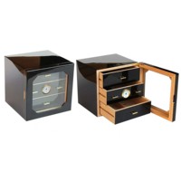 Cabinet à cigares de luxe sur mesure de haute qualité avec trois plateaux laqués, finition brillante