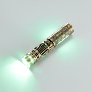 Sabre laser à LED tout cuivre Jouet Premium Deluxe Collector's Design Spinning Crystal Chamber Amovible Luminous Sword Playing - Product Image 5