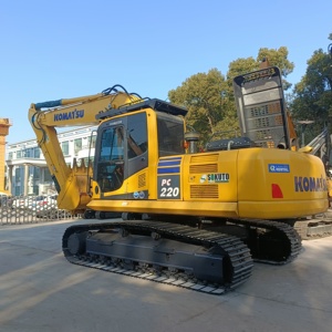 Excavatrice Komatsu PC220-7 d'occasion, 22 tonnes, d'origine japonaise, faible nombre d'heures, 90% neuve, prix compétitif, en stock, prête à être expédiée à tout moment. - Product Image 1