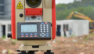 Kolida KTS-442R Series KTS-442UT Total Station 1000m Reflectorless Range with <b>Key</b> and <b>USB</b> - Product Image 3