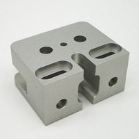 Support de serrage en aluminium anodisé usiné CNC sur 3 axes, bloc de fixation réglable à fentes pour équipement d'automatisation