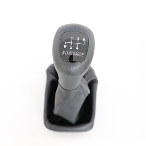 Poigné<span class=keywords><strong>e</strong></span> de levier de vitesses noire 5 vitesses 6 vitesses avec soufflet de levier de vitesses pour Mercedes Benz W202 C 93-01 W208 CLK 97-03 W210 <span class=keywords><strong>E</strong></span> 95-03 - Product Image 3