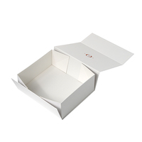 Boîte d'emballage rigide pliable magnétique blanche minimaliste avec impression personnalisée sur film intérieur pour kit cadeau d'accessoires de soin de la peau
