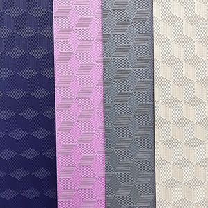 Tissu <span class=keywords><strong>de</strong></span> bâche ignifuge gaufré 3D occultant 850 GSM avec traitement acrylique des deux côtés et revêtement PVC <span class=keywords><strong>pour</strong></span> auvents et pergolas - Product Image 5