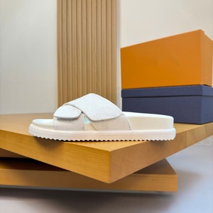Nouvelles pantoufles de luxe modèle 2026 avec impression de lettres, sandales de skateboard pour l'été, sandales décontractées en cuir - Product Image 5