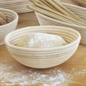 Banneton Willow Wicker 6 pouces Banetton Basket Pâte et pain en bambou Skinny Brotform Bosses Food52 Round Bannetons - Product Image 1
