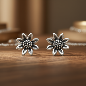 E4524 Orecchini a Perno con Fiore in Argento Anticato, Gioielli Vintage Unisex per Uso Quotidiano - Product Image 2