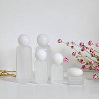 30ml 50ml 120ml Bouteilles de pulvérisation en verre vides portables givrées carrées transparentes avec couvercle rond Pompe pour diffuseur de parfum crème