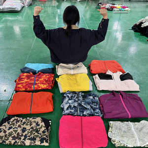 Vêtements d'occasion pour femmes Vestes d'occasion Vestes d'occasion Vestes Preloved Vente en gros - Product Image 1