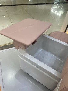 เก้าอี้นวดเท้าสีชมพูสุดหรูทันสมัย พร้อมระบบนวดและอ่างแช่เท้าไฟฟ้า ปรับระดับได้ เหมาะสำหรับร้านสปา - Product Image 4