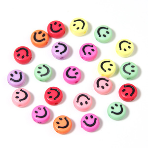 100 unids/bolsa cara de dibujos animados coloridos cuentas acrílicas sueltas Diseño de Sonrisa redonda plana para la fabricación de joyas - Product Image 1