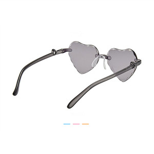 Enfants Lunettes De Soleil <span class=keywords><strong>En</strong></span> Forme De Coeur Filles Marque Designer Mode Sans Monture <span class=keywords><strong>AMOUR</strong></span> Clair Océan Lentilles Lunettes - Product Image 3