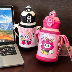 Bouteille d'eau isotherme rose Rich Kids avec paille double pour l'école et les élèves de maternelle - Product Image 2