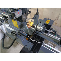 MT5025A Alimentation et chargement automatiques de l'artisanat en bois faisant la mini machine de tour CNC automatique