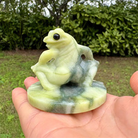 Vente en gros de sculptures d'animaux en jade Xiuyan naturel, grenouilles dansantes en cristal pour la décoration de la maison