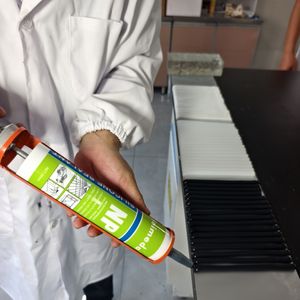 Muestras Gratis GP <span class=keywords><strong>Silicona</strong></span> Sellador Construcción Calafateo Excelente Adhesivo <span class=keywords><strong>Precio</strong></span> <span class=keywords><strong>de</strong></span> Fábrica Pegamento <span class=keywords><strong>de</strong></span> Vidrio - Product Image 6