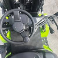 Chariot élévateur électrique CPD30 3T 80V/280Ah Li-Ion, mât 3 étages 5m, déplacement latéral, pneus pneumatiques, chargeur.
