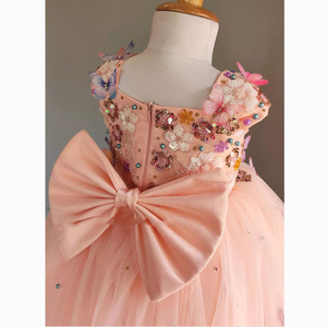 Bellissimo Abito da Cerimonia per Damigella, Vestito da Principessa per Bambine con Collo Tondo, Senza Maniche, Lunghezza al Ginocchio, Fatto a Mano e Vaporoso - Product Image 5