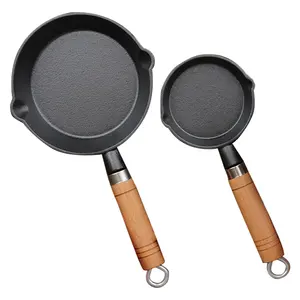 Wholesale kitchen utensils durable mini omelette pan mini non-stick pan iron castings skillet oil pan
